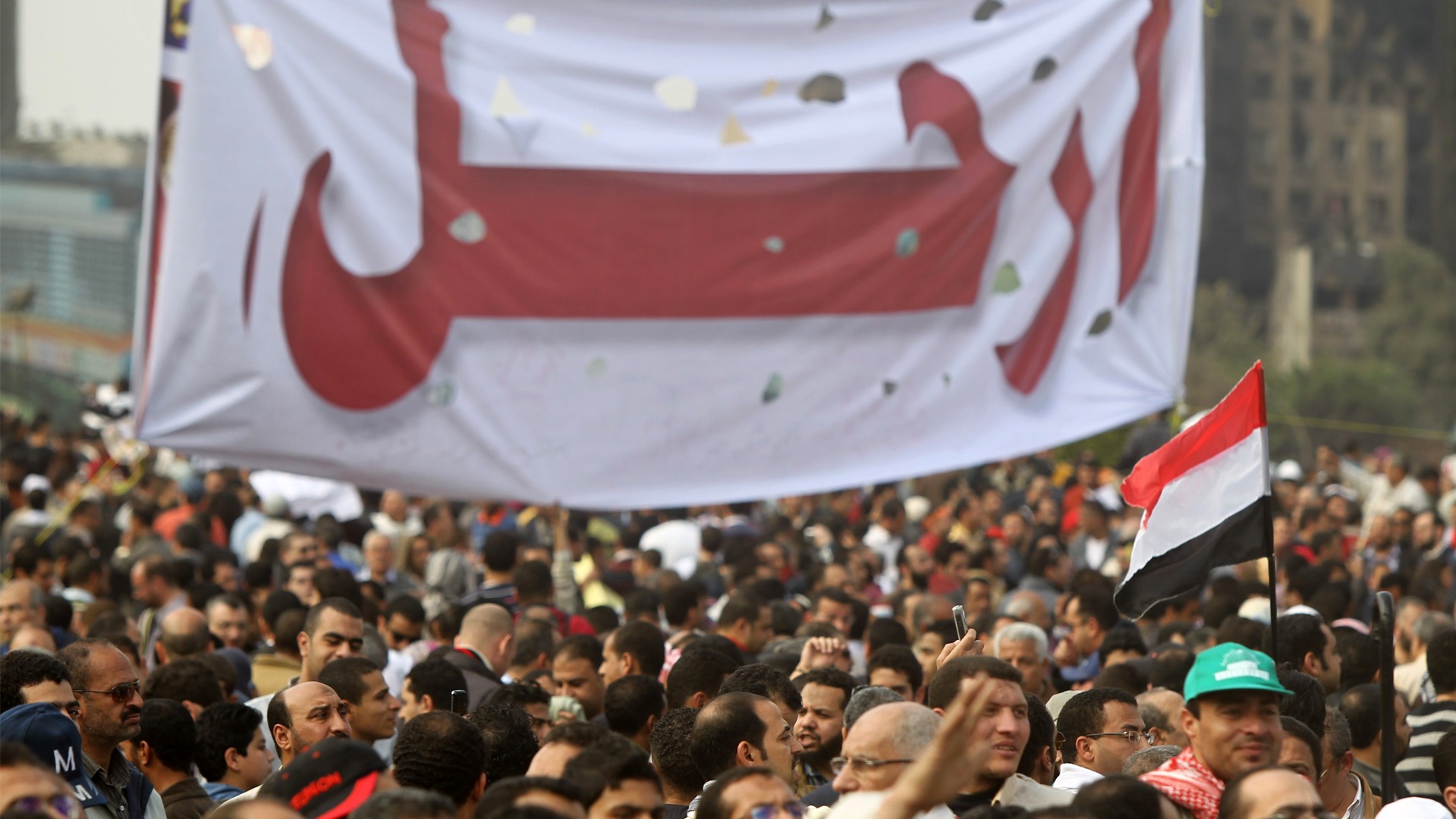 أسامة سليمان في ذكرى تنحي مبارك: ترك الميدان أبقى الحية ورأسها تعمل في الخفاء