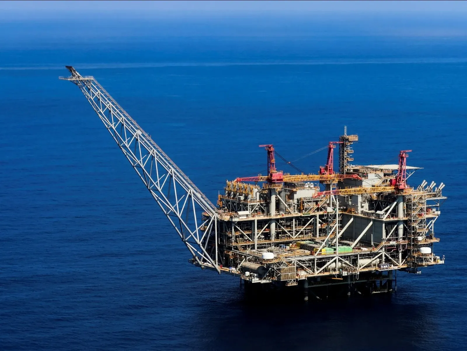 Recent Gas Agreement with “Israeli” Occupation Is an Insult to National Dignity and Threatens Egypt's National Security