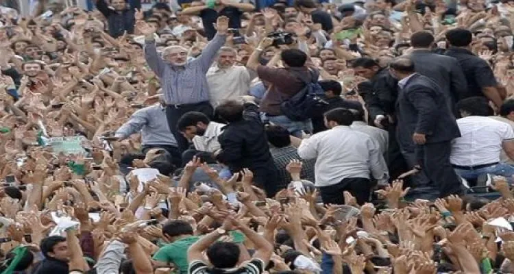 Moussavi: Suppressing students won't save Ahmadinejad - Summary