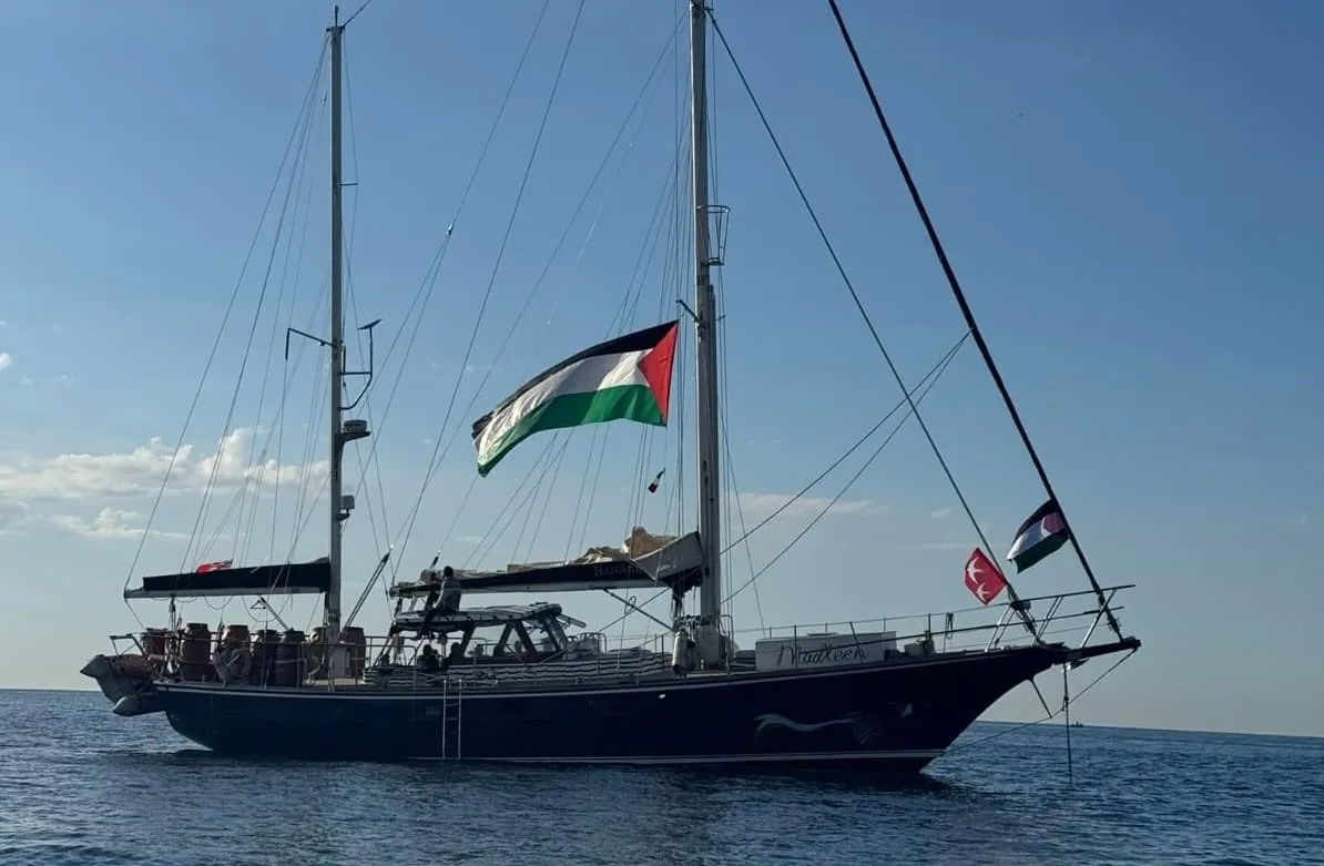 The blockade-breaking vessel