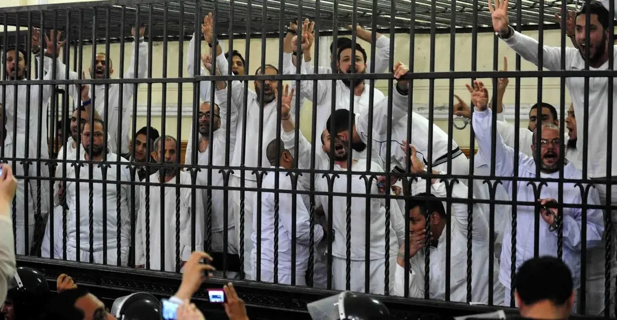 متى تنتهي معاناة الآلاف من الأبرياء في سجون مصر؟!!